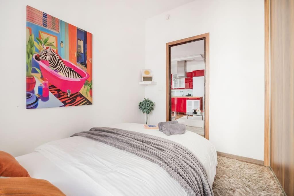 Relaxing Spacious Balcony Super Near Opera Apartment